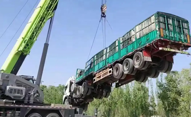 岢岚道路脱困救援案例